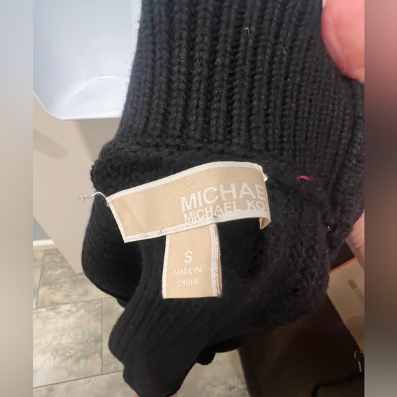 Michael Kors turtleneck sleeveless sweater - Picture 4 of 5